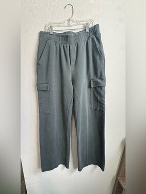 Old Navy Wide-Leg Cargo Pants